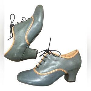 Miz Mooz NWOT size 9M  Blue and Tan Heels very preppy, Victorian, never worn